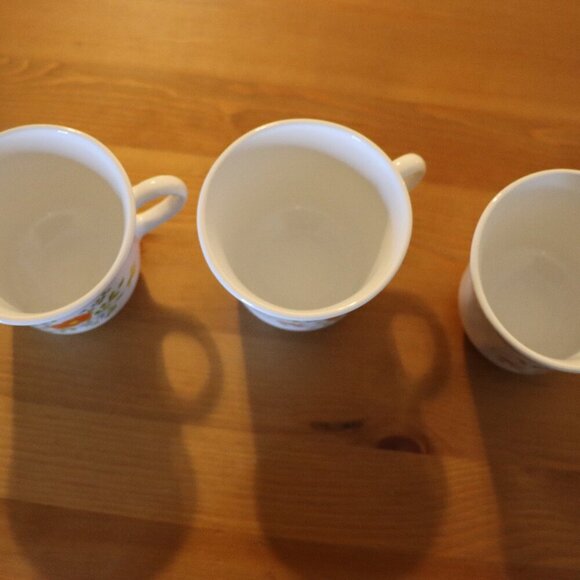 3-piece Corelle Corning tea cup mug set, used good condition, orange floral - Picture 4 of 6